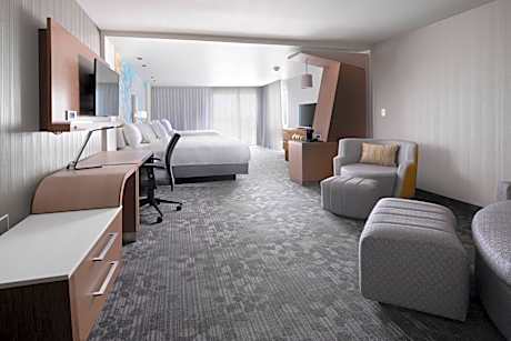 Large Queen Room