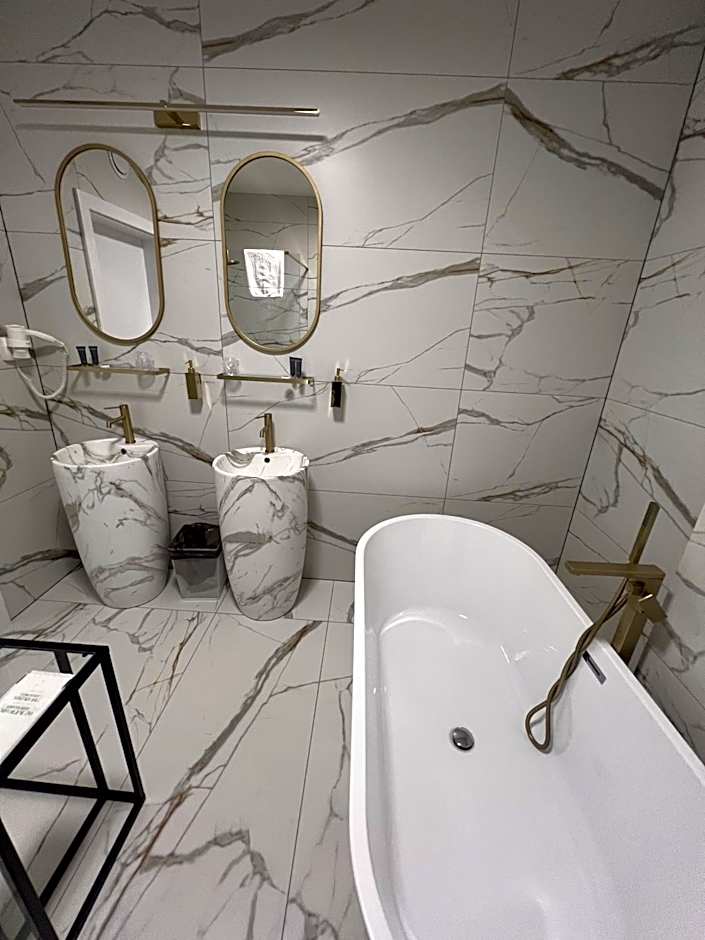 Hotel Lantier & Swimming Pool Zone