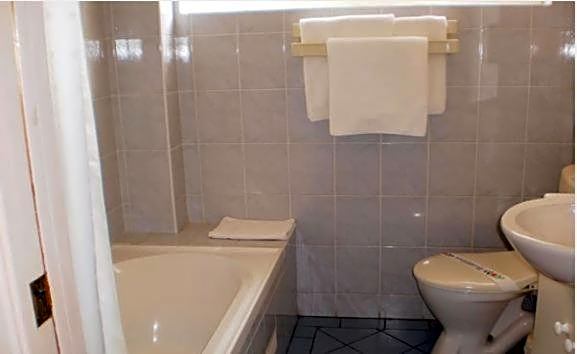 Lake Haven Motor Inn