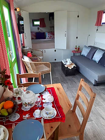 Apartment with Garden View