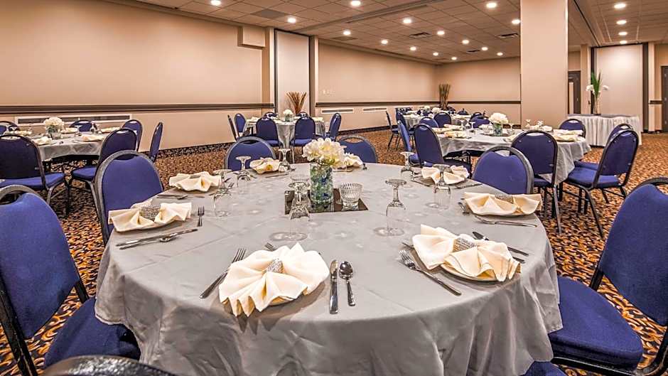 Seven Oaks Hotel Regina