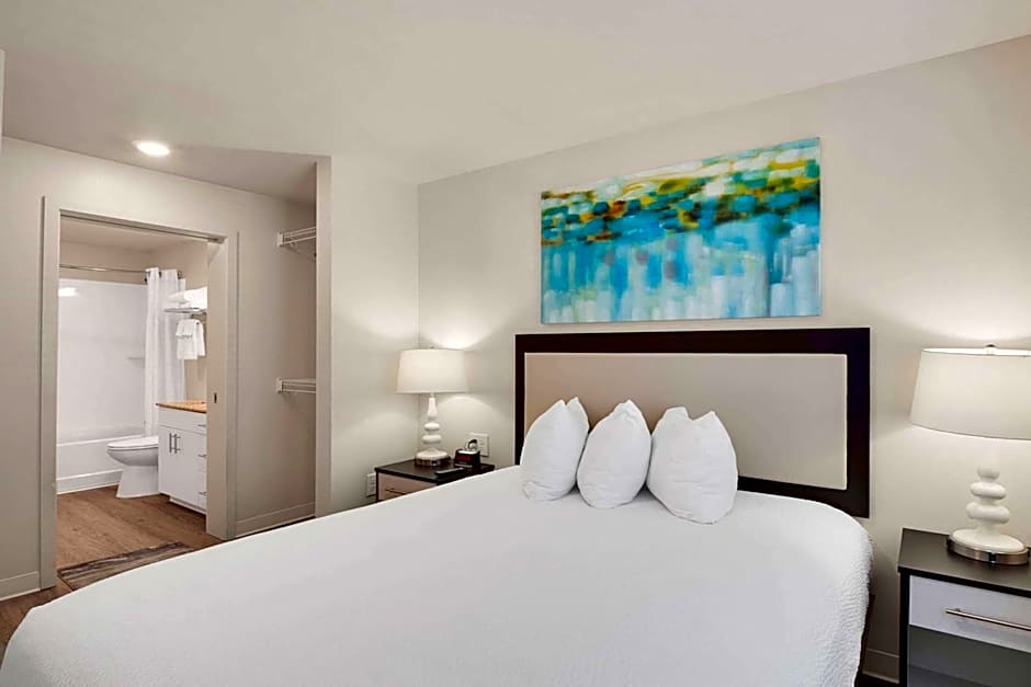 WaterWalk Extended Stay by Wyndham Charlotte - Arrowood