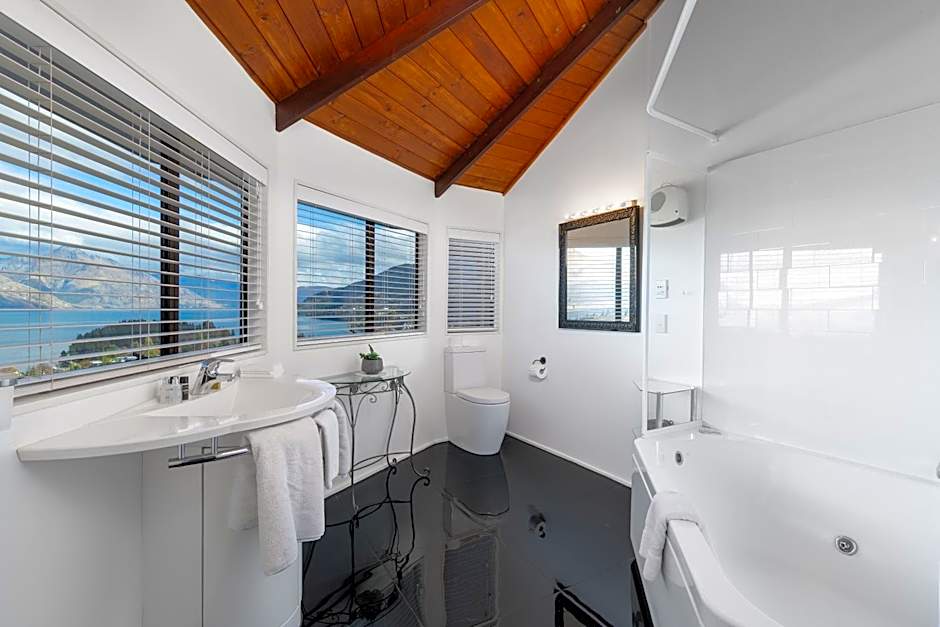 Balmoral Lodge