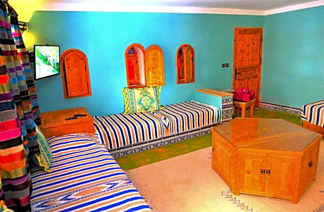 Family Room with Garden View