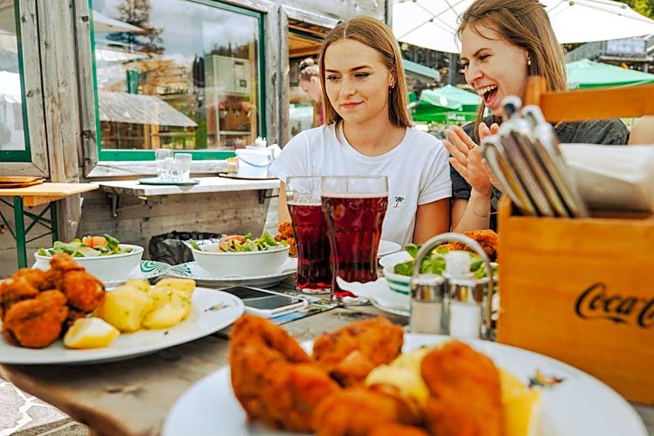 Mountain Hotel & Hostel