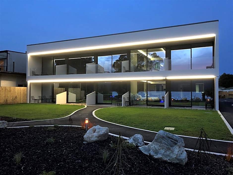 Fiordland Lakeview Motel and Apartments