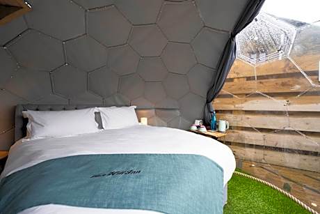 Glamping Pod with Shared Facilities