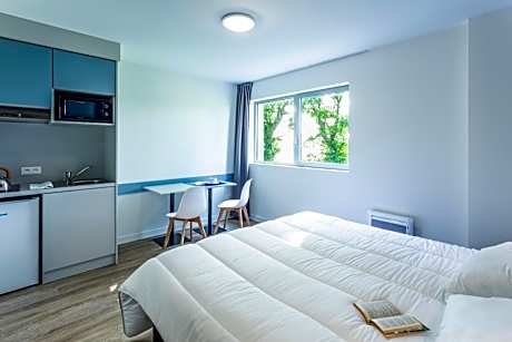 Studio with Double Bed