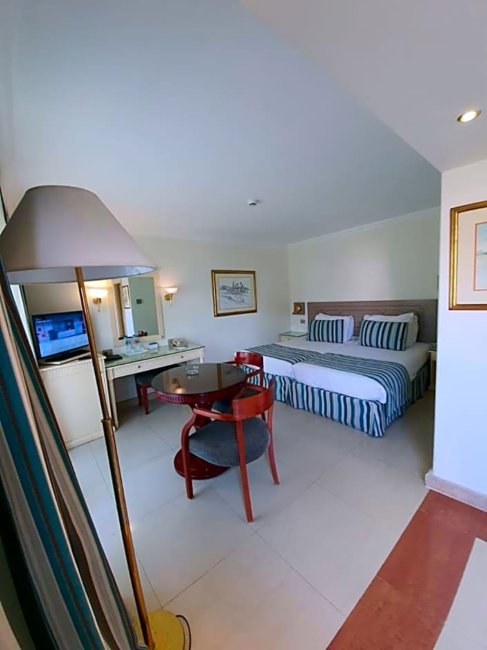 Cairo Pyramids Hotel