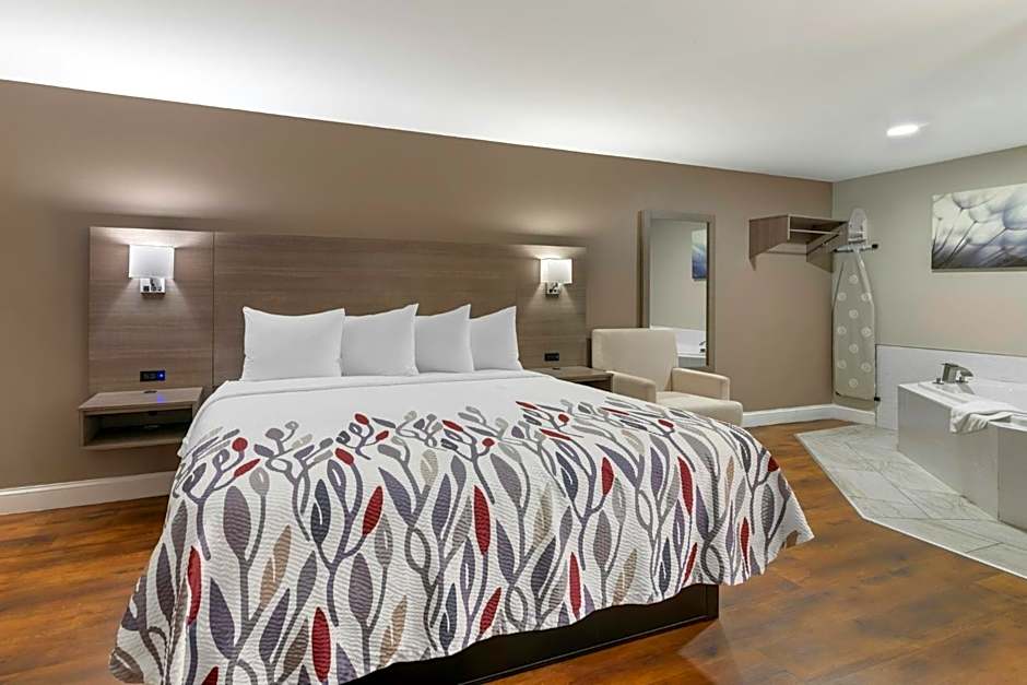 Red Roof Inn & Suites Swansea