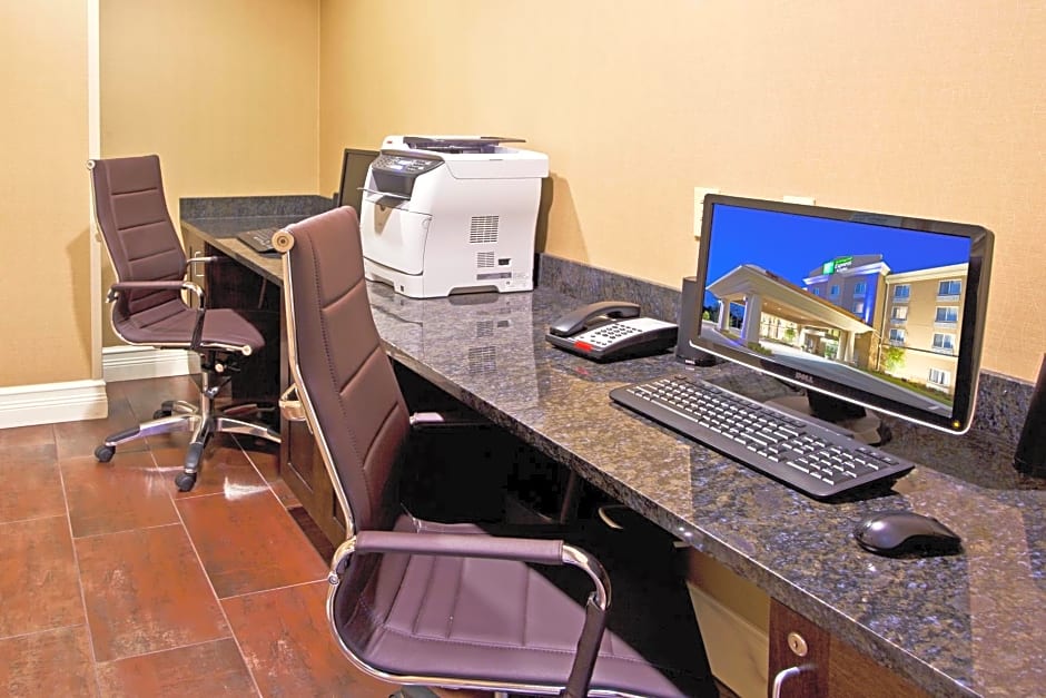 Holiday Inn Express and Suites Saint Augustine North By IHG