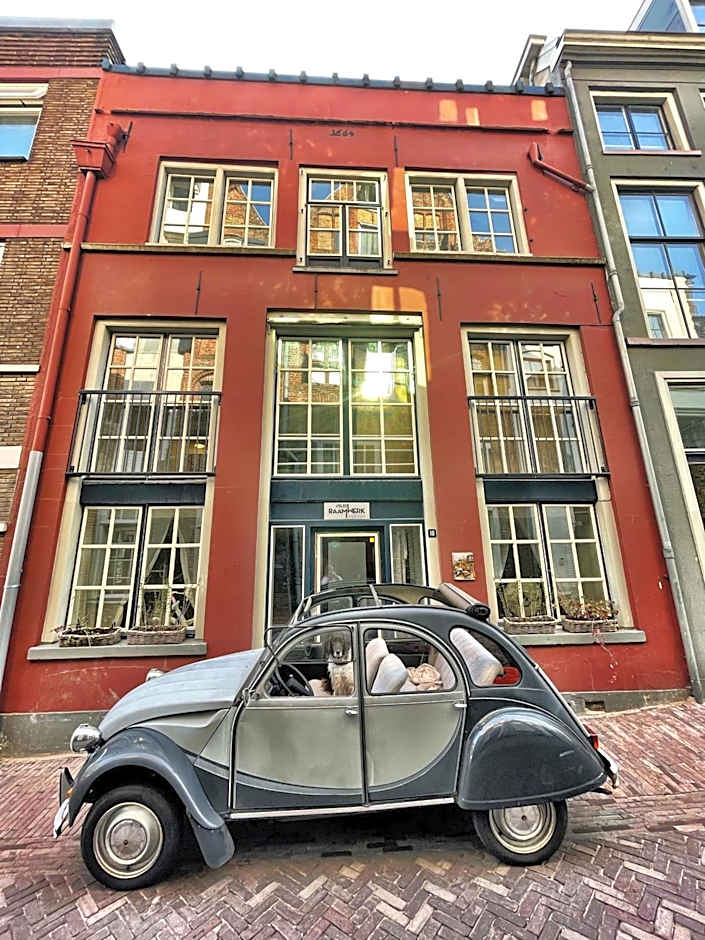 Atelier Raamwerk City Atelier Apartment for Friends and Families 125m2!