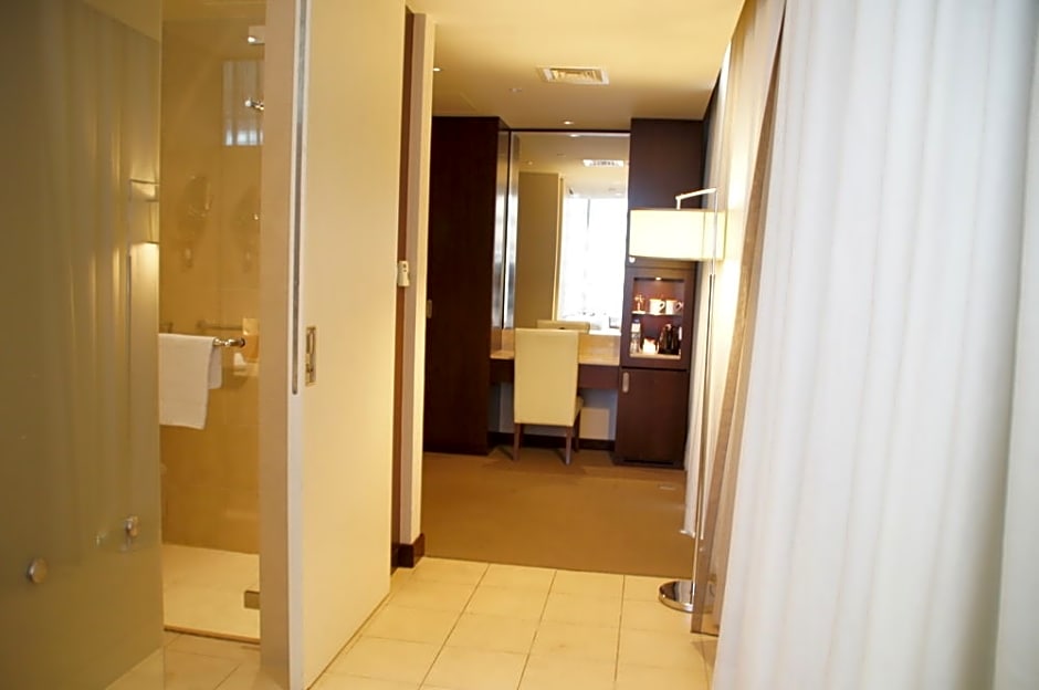 Yas Plaza Circuit by IHG