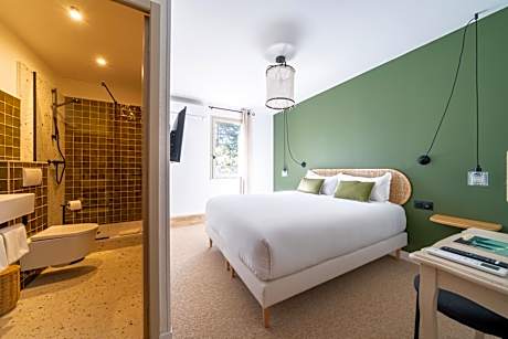 Hôtel La Garrigue & Bar Piscine