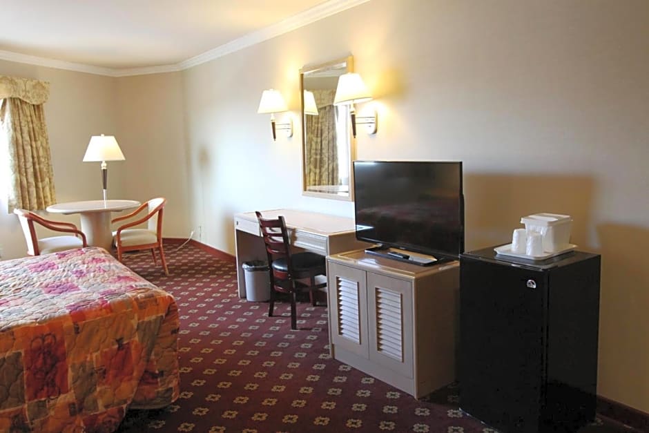 Metro Plaza Hotel