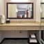 Courtyard by Marriott Long Beach Airport
