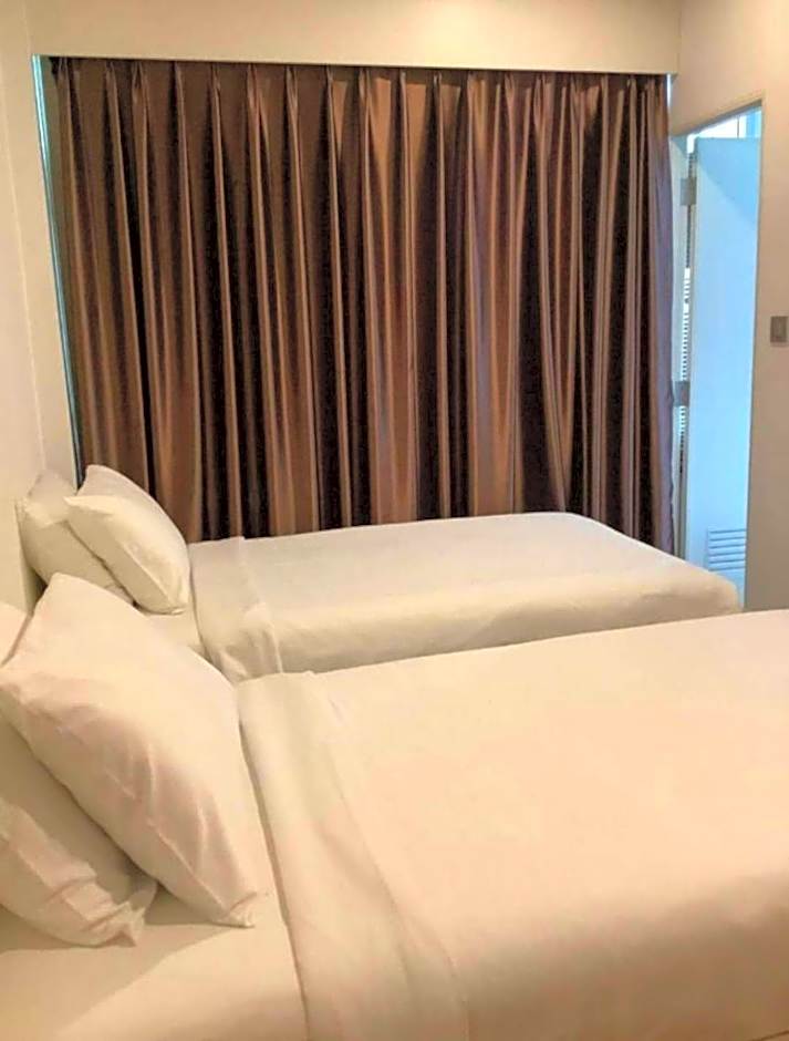 Charurat Suite Hotel