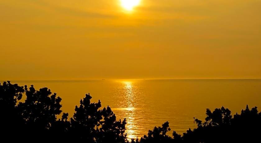 Awaji Hamarikyu - Sumoto Onsen
