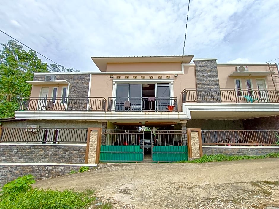 RedDoorz @ Al Muhajir Homestay Kendari