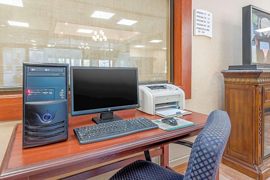 Quality Inn & Suites Zanesville City Center