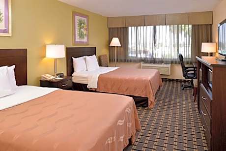 Standard Room, 2 Double Beds, Accessible, Roll-In Shower, Non Smoking