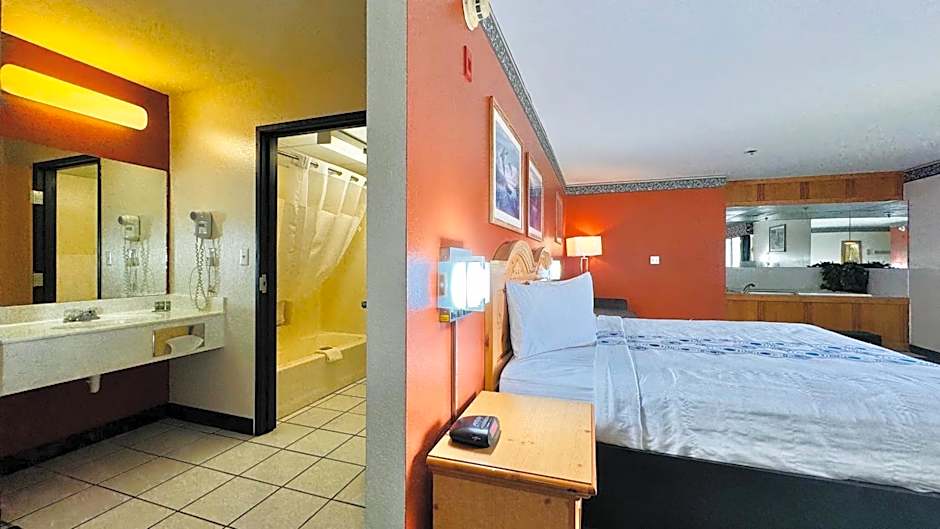 Regency Inn and Suites