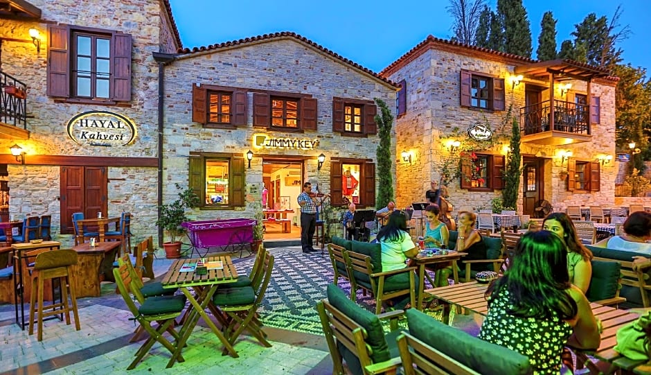 DoubleTree By Hilton Kusadasi