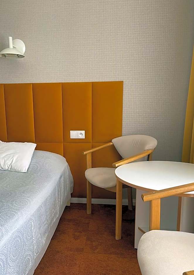 Foto 1 van 9 van 1 Double Bed or 2 Beds, Balcony