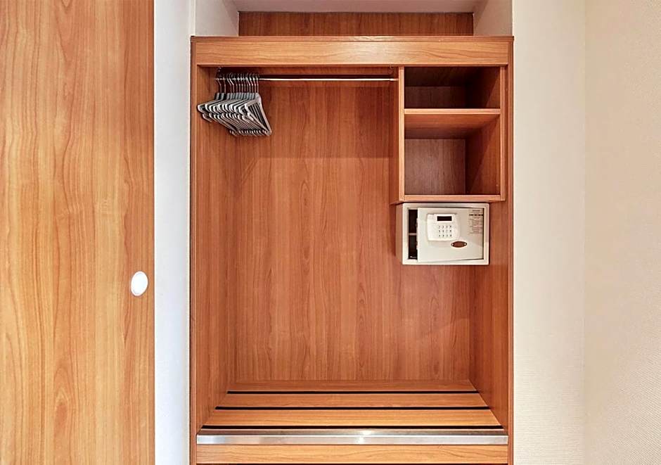 Hotel Pickwick and Pub "the room with a view"