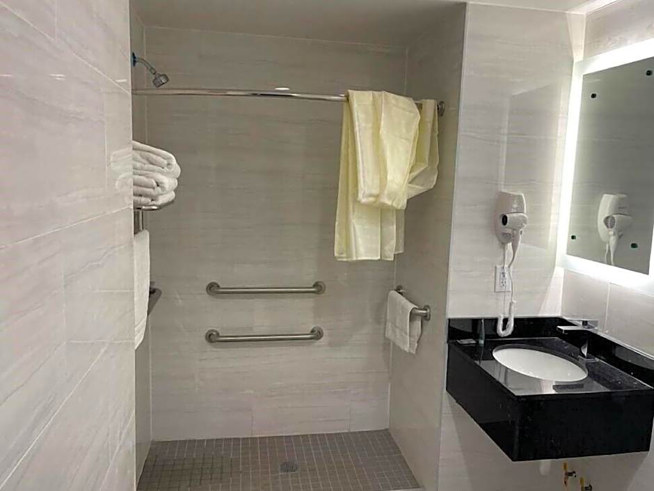 Royal Hotel Bronx