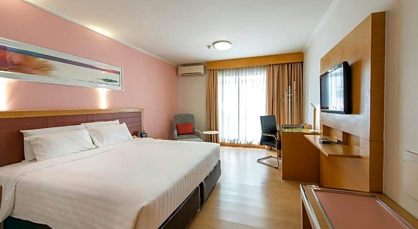 Maple Hotel