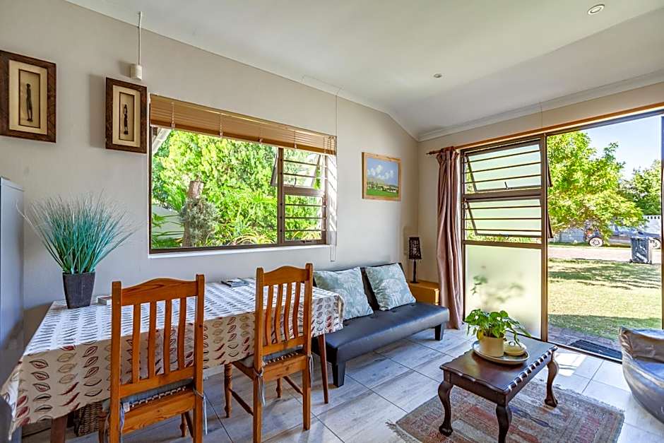 Modern Cozy Apartment Near Beach- 1 Bedroom