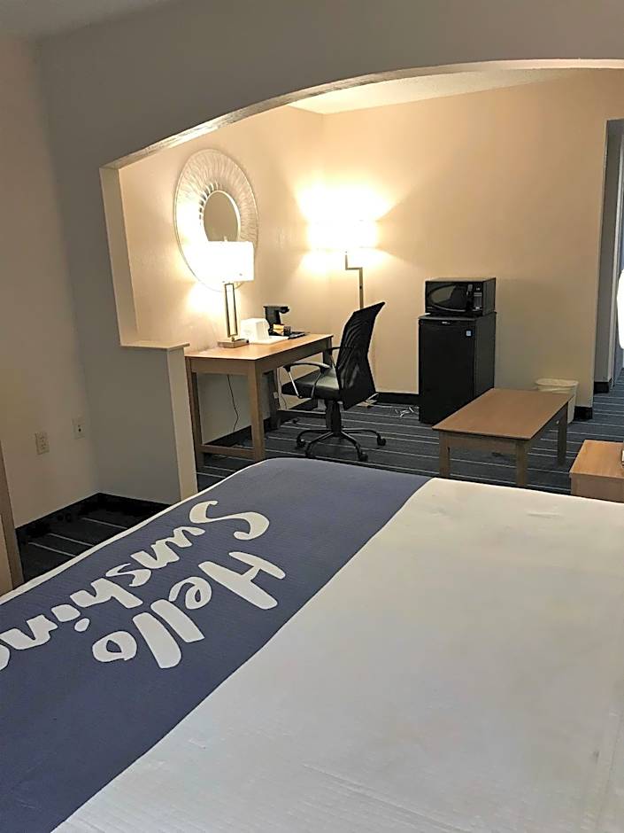 Days Inn by Wyndham Panama City