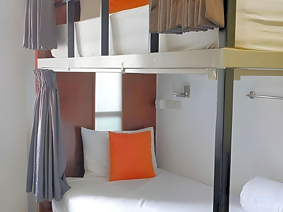 Tiny Taladnoi Hostel