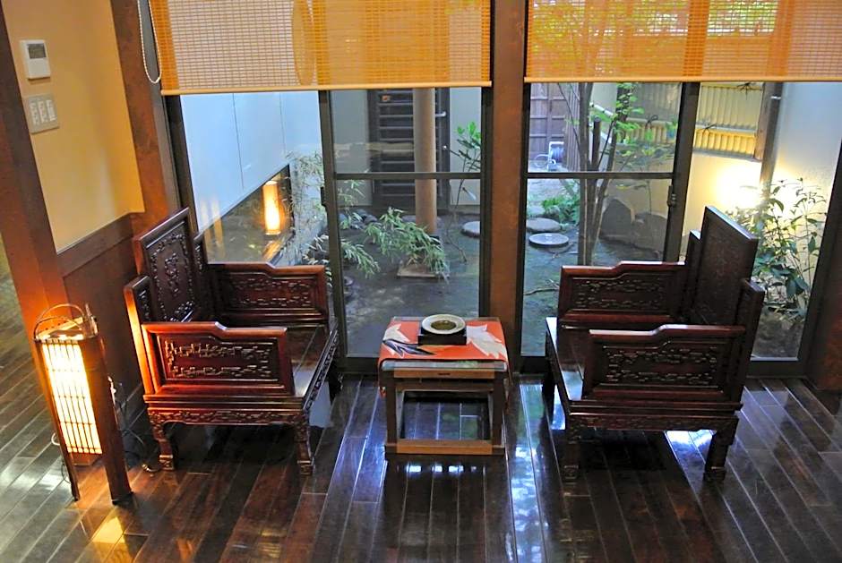 Ryokan Sennari (13 years or older)