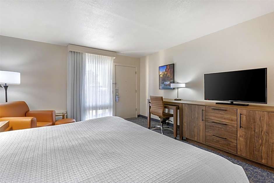 Best Western Plus A Wayfarer's Inn & Suites