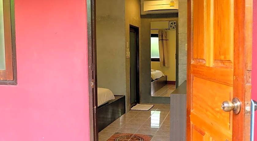 Baan Ma Feung Guest House