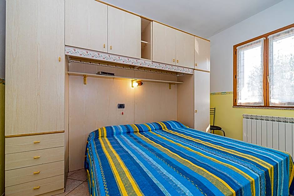 Apartment in villa 2 to 3 persons with large private garden