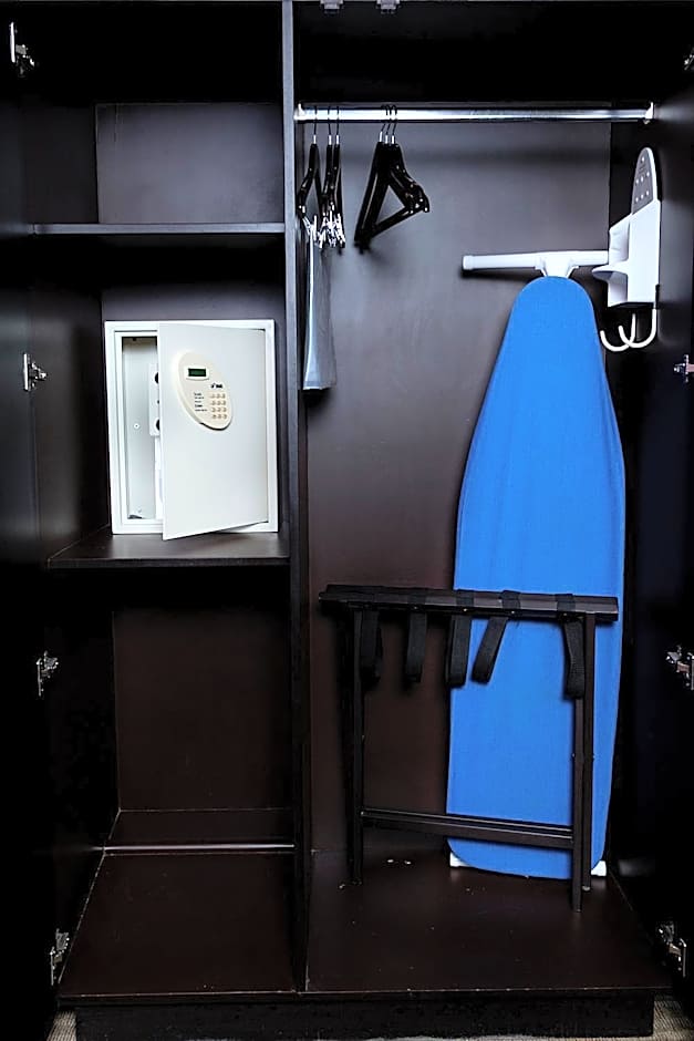 Excellence Express & Suites