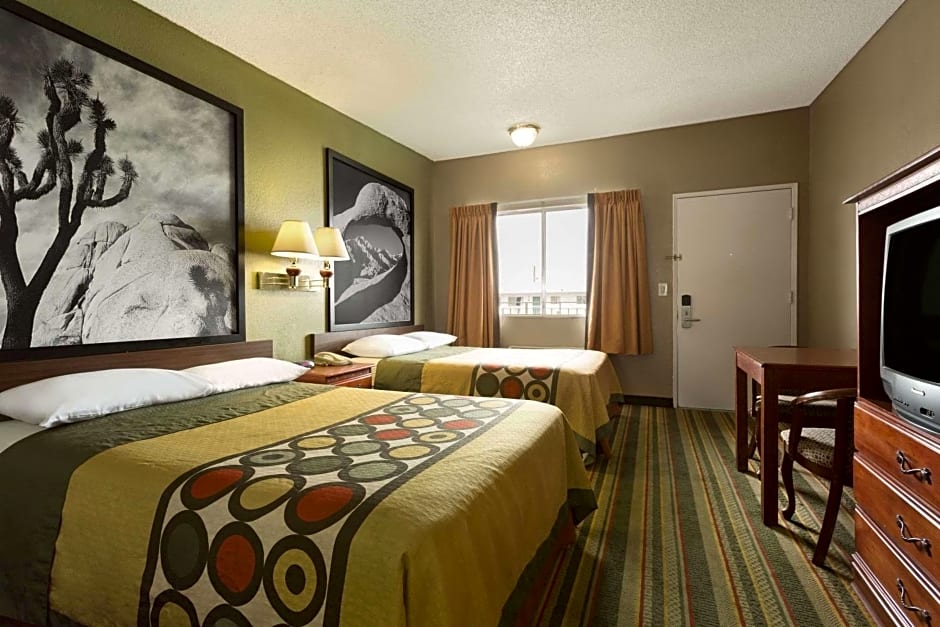 Super 8 By Wyndham Ridgecrest – Ridgecrest, CA