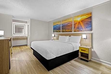 King Room - Non-Smoking