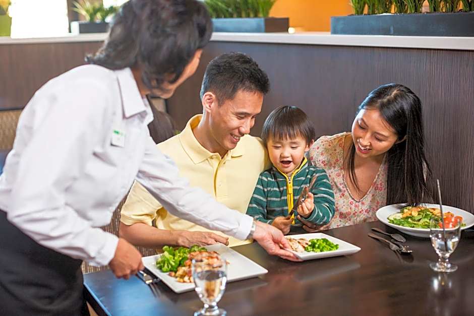 Holiday Inn Grand Rapids North By IHG