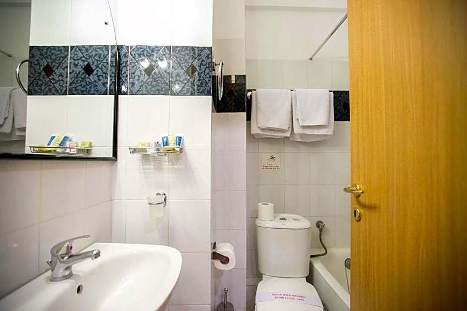 Tzaki hotel & restaurant Patras
