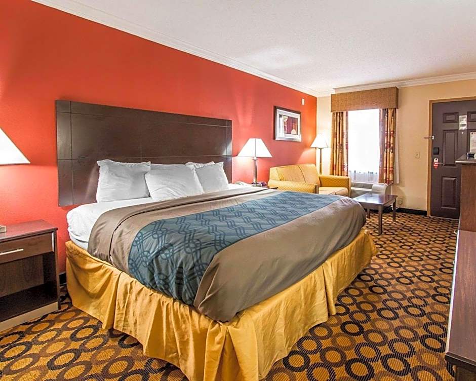Econo Lodge Richmond Hill
