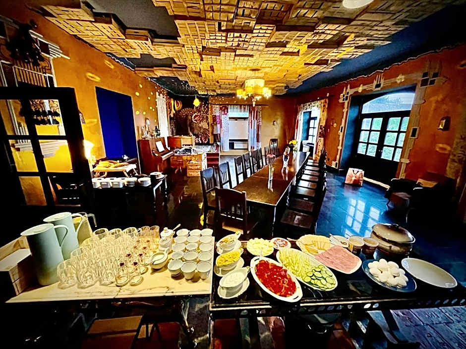 HARABURDI® Recyclart Hotel