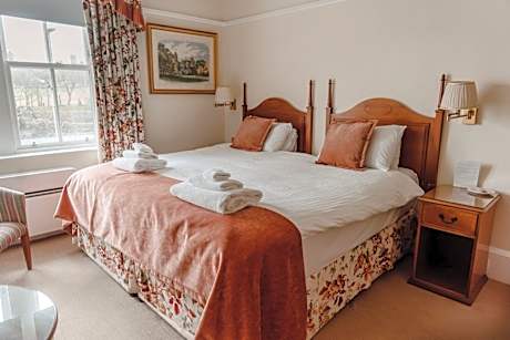 Double or Twin Room with Sea View