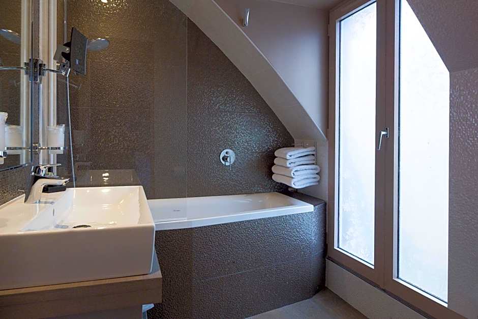 Hotel Jacques De Molay