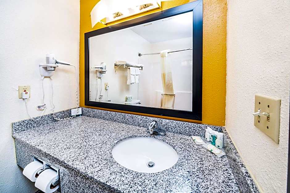 Quality Inn & Suites Danville East