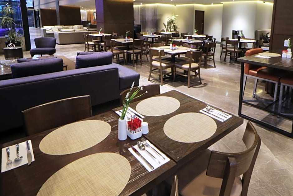 Holiday Inn Express & Suites Monterrey Valle By IHG
