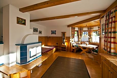 Apartment Annex (4-6 People)